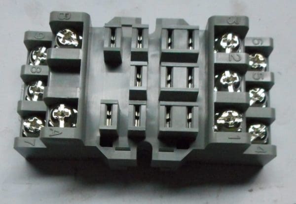 3-POLE TERMINAL SOCKET